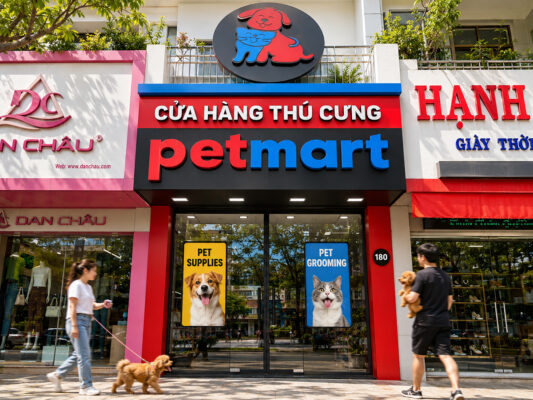 Cửa hàng thú cưng Pet Mart tại số 180 Hậu Giang, Phường Bình Tây, Hồ Chí Minh – bán thức ăn, phụ kiện cho chó mèo, dịch vụ cắt tỉa lông, tắm spa và khách sạn thú cưng